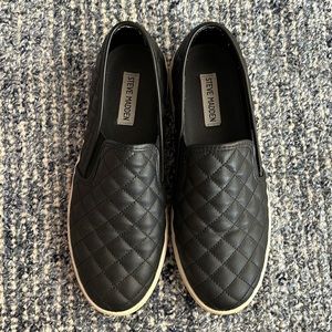 Steve Madden leather quilted slip on shoes
